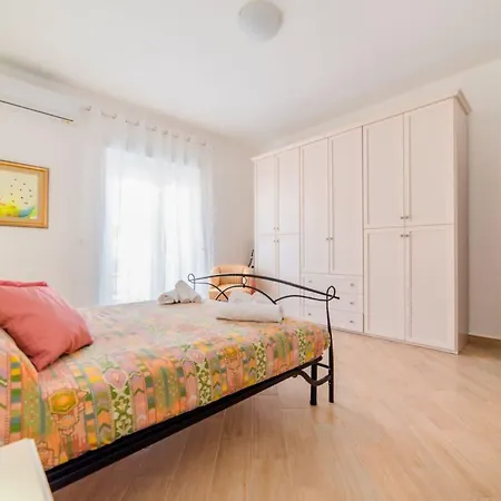 Guesthost - Archaeological Park *