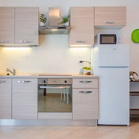 Guesthost - Archaeological Park Апартаменты *